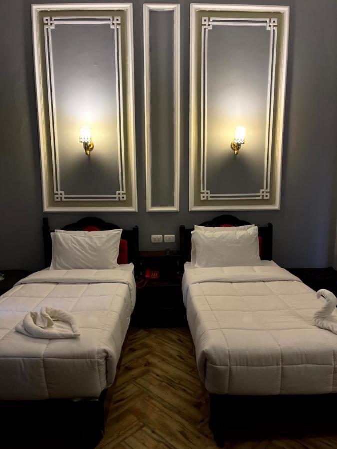 Cosmopolitan Otel 3*
