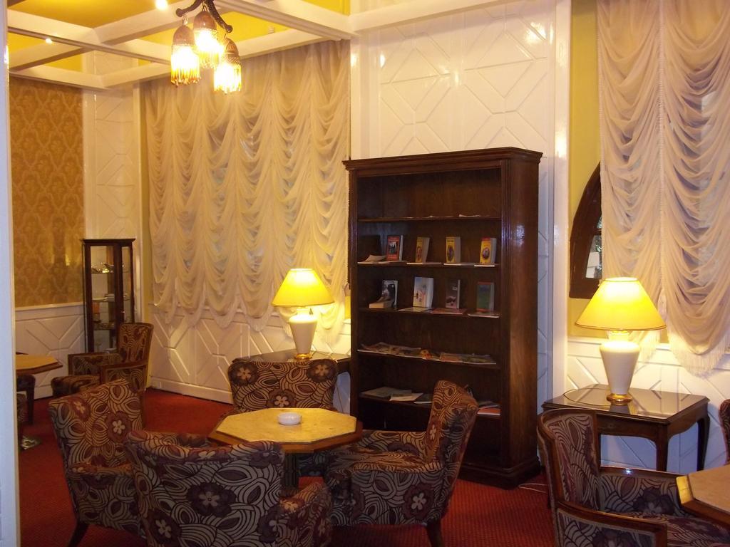 Cosmopolitan Hotel 3*